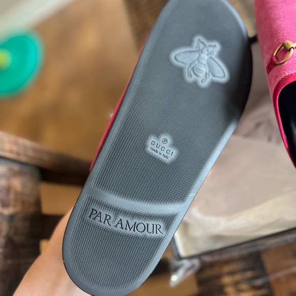 NEW Gucci raspberry velvet mule - Picture 3 of 7
